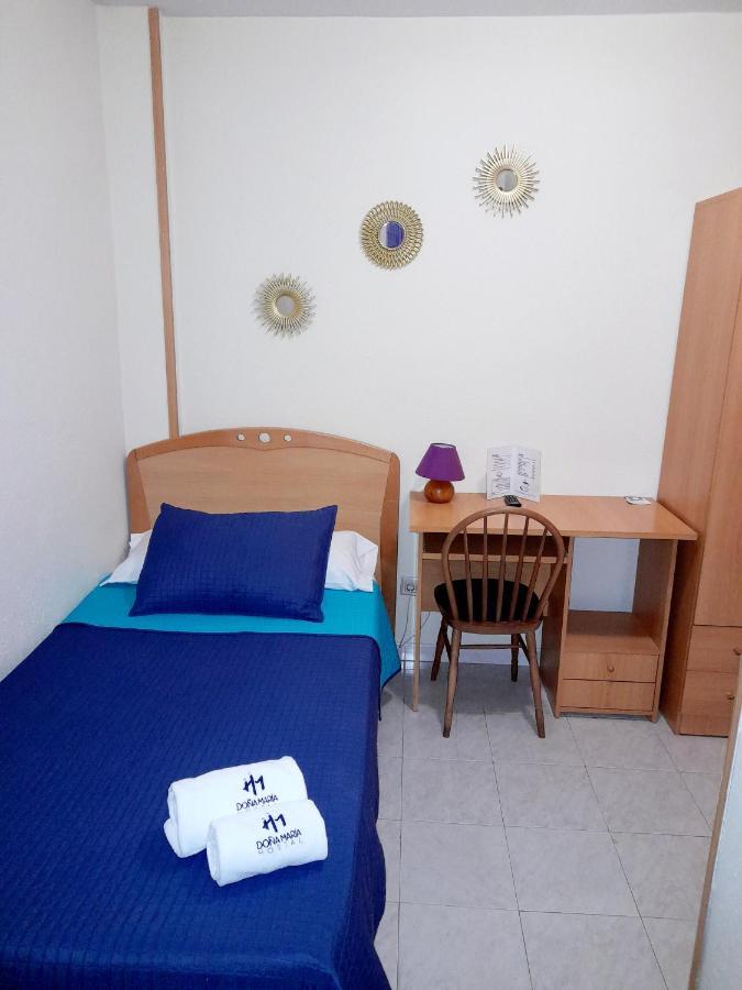Hostal Dona Maria Valdemoro Extérieur photo