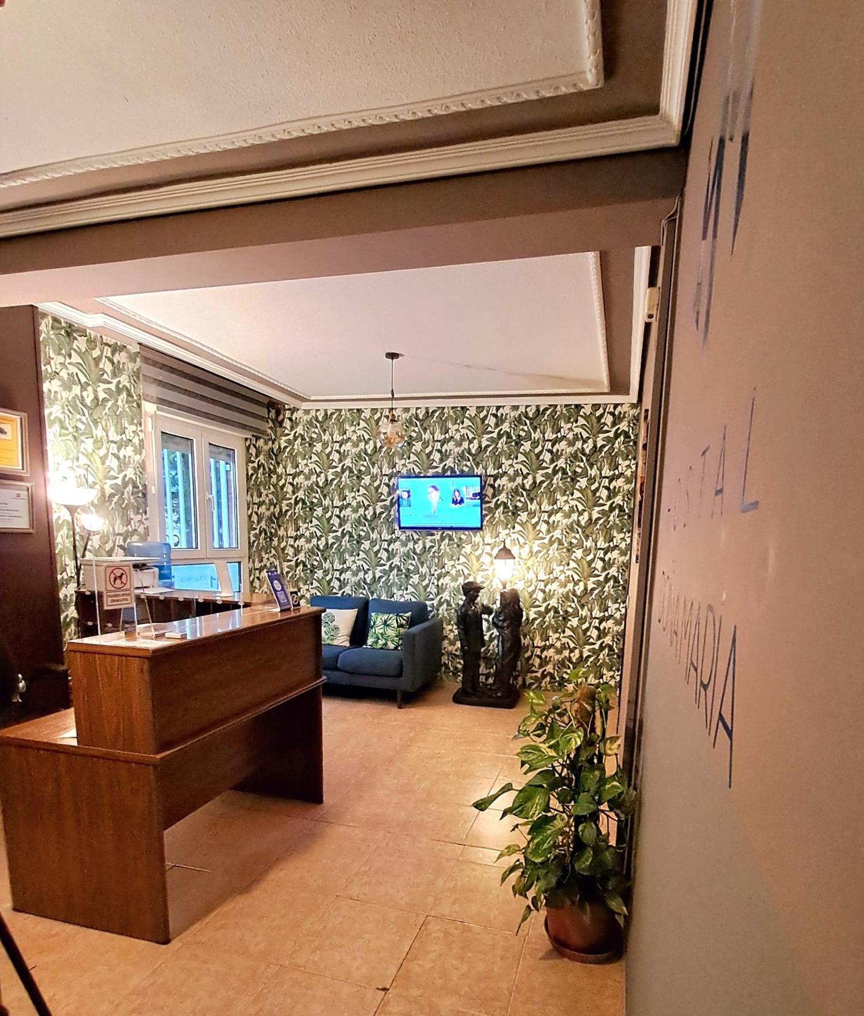 Hostal Dona Maria Valdemoro Extérieur photo