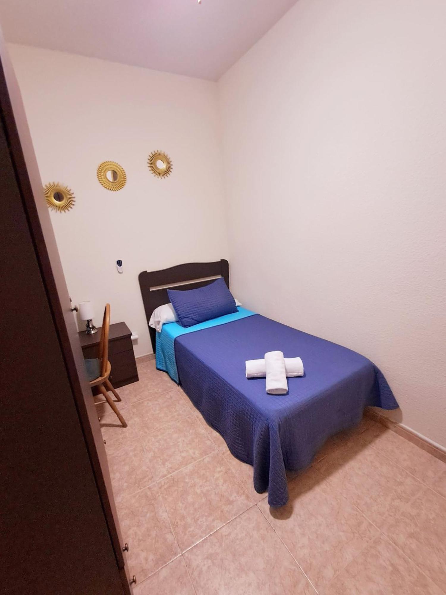 Hostal Dona Maria Valdemoro Extérieur photo