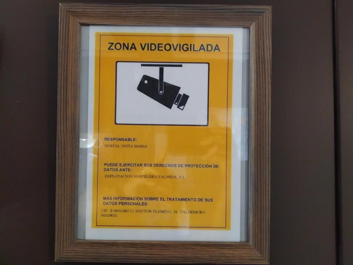 Hostal Dona Maria Valdemoro Extérieur photo